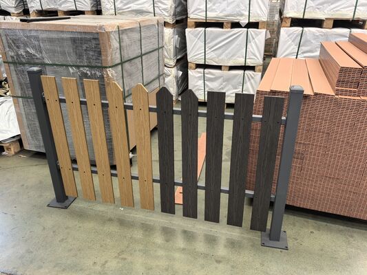 डब्ल्यूपीसी बालकनी वाटरप्रूफ आउटडोर फ्लोर एंड कवरिंग डब्ल्यूपीसी कम्पोजिट डेक बोर्ड एंड स्कर्टिंग डेकिंग डब्ल्यूपीसी डेक एंड