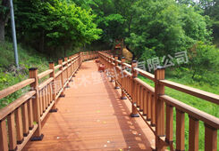 कैप्ड कम्पोजिट बाड़ 200 * 200 मिमी पुनर्नवीनीकरण डब्ल्यूपीसी बाड़ पोस्ट