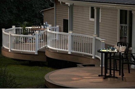 स्कूल परिसर की सीमा के लिए 8 फीट लंबी डब्ल्यूपीसी बाड़ लगाना