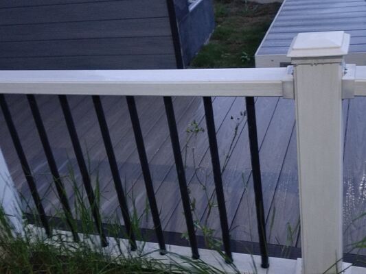 खेत की सीमा के लिए पर्यावरण-पुनर्नवीनीकरण डब्ल्यूपीसी बाड़ लगाना, दीमक रोधी