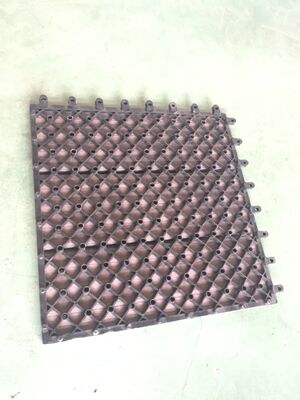 होम आउटडोर डब्ल्यूपीसी डेक टाइलें 30x30 सेमी प्राकृतिक लकड़ी के लुक के साथ टिकाऊ DIY फ़्लोरिंग