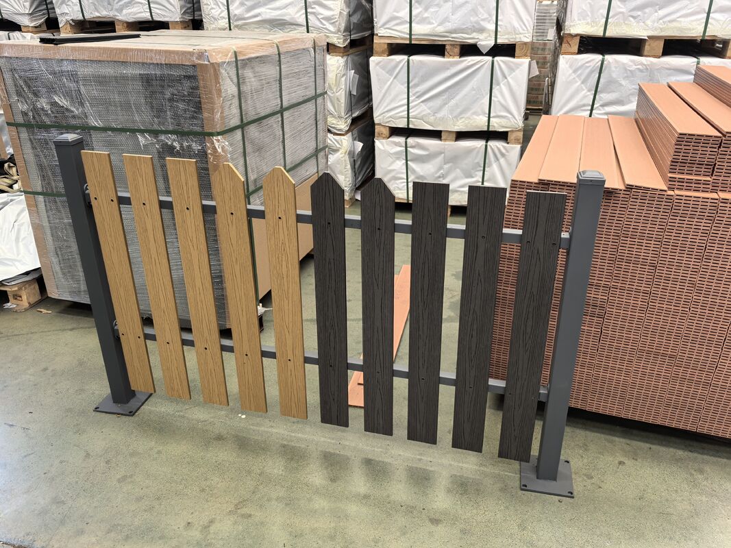 डब्ल्यूपीसी बालकनी वाटरप्रूफ आउटडोर फ्लोर एंड कवरिंग डब्ल्यूपीसी कम्पोजिट डेक बोर्ड एंड स्कर्टिंग डेकिंग डब्ल्यूपीसी डेक एंड